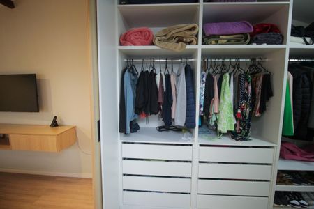 Casa à venda com 165m², 3 quartos e 2 vagasCloset da suíte