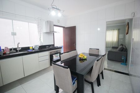 Casa à venda com 165m², 3 quartos e 2 vagasCozinha