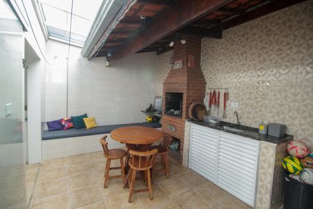 Casa à venda com 165m², 3 quartos e 2 vagasChurrasqueira