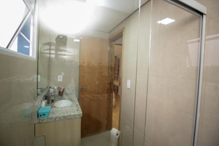 Casa à venda com 165m², 3 quartos e 2 vagasBanheiro da Suíte