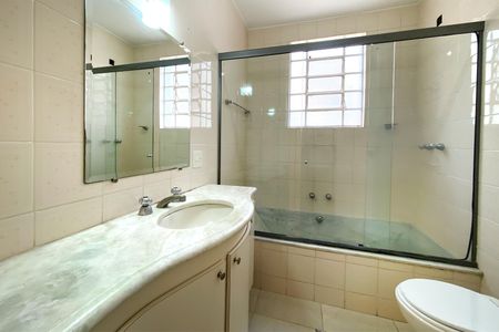 Apartamento à venda com 110m², 3 quartos e 1 vaga Apartamento à venda com 110m², 3 quartos e 1 vagaBanheiro