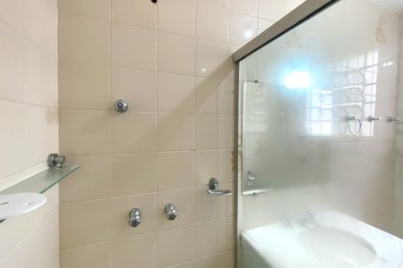 Apartamento à venda com 110m², 3 quartos e 1 vaga Apartamento à venda com 110m², 3 quartos e 1 vagaBanheiro da Suíte 1