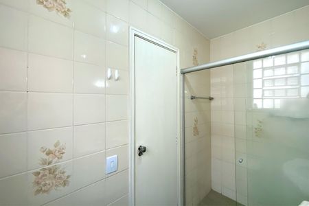 Apartamento à venda com 110m², 3 quartos e 1 vaga Apartamento à venda com 110m², 3 quartos e 1 vagaBanheiro da Suíte 1