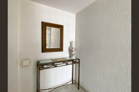Apartamento à venda com 110m², 3 quartos e 1 vaga Apartamento à venda com 110m², 3 quartos e 1 vagaÁrea comum - Hall