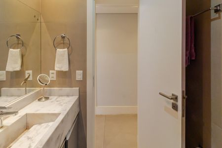 Apartamento à venda com 109m², 3 quartos e 1 vagaBanheiro da Suíte 1