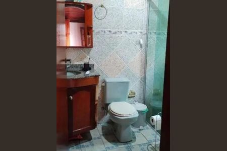 Banheiro de casa à venda com 3 quartos, 133m² em Vila Antonieta, São Paulo