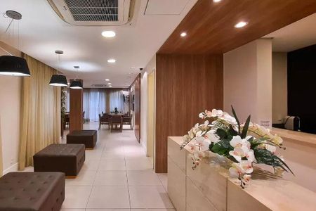 Apartamento à venda com 67m², 2 quartos e 2 vagasHall social