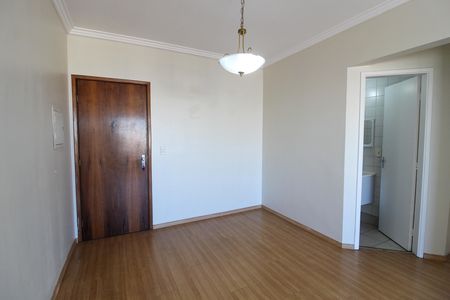 Sala de apartamento para alugar com 2 quartos, 64m² em Jardim Ivana, São Paulo
