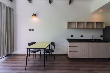 Studio - Quarto e Cozinha de kitnet/studio para alugar com 1 quarto, 25m² em Jardim das Vertentes, São Paulo