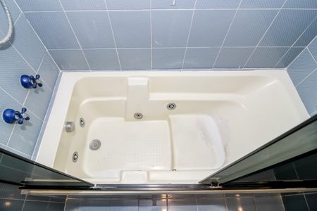 Apartamento à venda com 150m², 3 quartos e 1 vaga Apartamento à venda com 150m², 3 quartos e 1 vagaBanheiro da Suíte