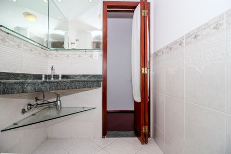 Apartamento à venda com 150m², 3 quartos e 1 vaga Apartamento à venda com 150m², 3 quartos e 1 vagaBanheiro