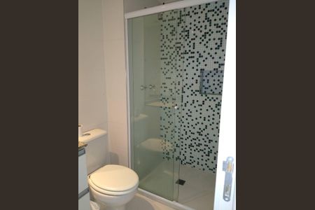 Banheiro de apartamento à venda com 2 quartos, 64m² em Santo Amaro, São Paulo