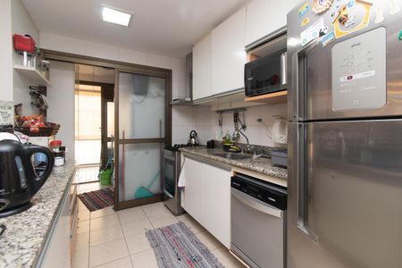 Apartamento à venda com 93m², 3 quartos e 2 vagas Apartamento à venda com 93m², 3 quartos e 2 vagasCozinha e Área de Serviço