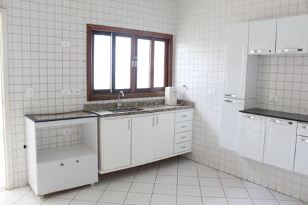 Casa de condomínio para alugar com 125m², 2 quartos e 2 vagasCozinha 