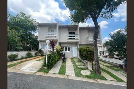 Casa de condomínio para alugar com 125m², 2 quartos e 2 vagas Casa de condomínio para alugar com 125m², 2 quartos e 2 vagasFachada