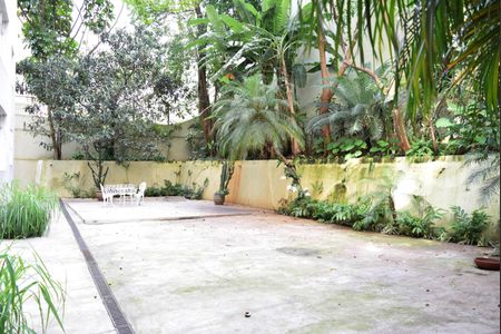 Apartamento à venda com 99m², 2 quartos e sem vagaÁrea comum