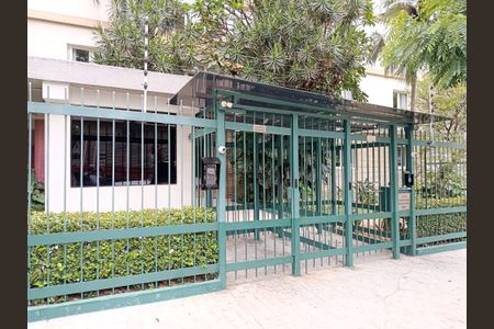 Apartamento à venda com 99m², 2 quartos e sem vagaEntrada do condomínio