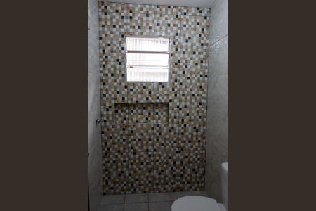 Banheiro da Suíte 1 de casa para alugar com 1 quarto, 44m² em Conceicao, Osasco