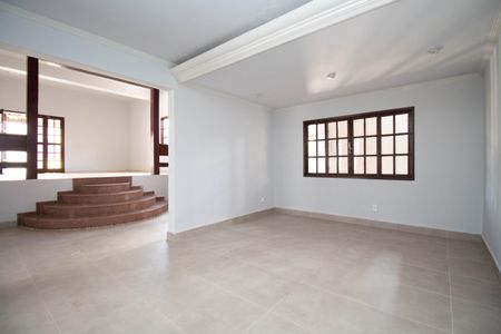 Casa de condomínio para alugar com 450m², 7 quartos e 3 vagasSala 