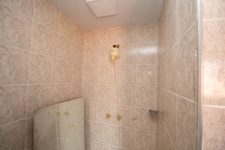 Casa de condomínio para alugar com 450m², 7 quartos e 3 vagasBanheiro da Suíte Master