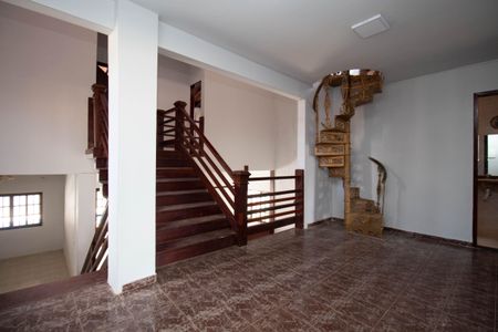 Casa de condomínio para alugar com 450m², 7 quartos e 3 vagasSala 