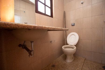 Casa de condomínio para alugar com 450m², 7 quartos e 3 vagasBanheiro