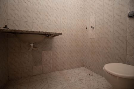 Casa de condomínio para alugar com 450m², 7 quartos e 3 vagasBanheiro de Serviço