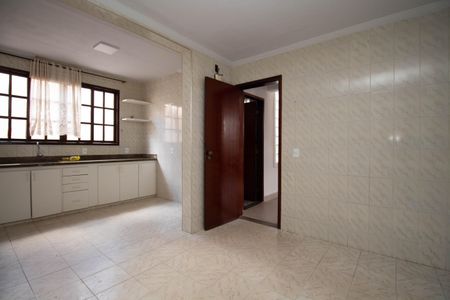 Casa de condomínio para alugar com 450m², 7 quartos e 3 vagasCozinha