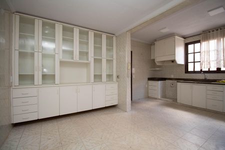 Casa de condomínio para alugar com 450m², 7 quartos e 3 vagasCozinha