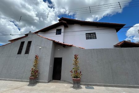 Casa de condomínio para alugar com 450m², 7 quartos e 3 vagasFachada