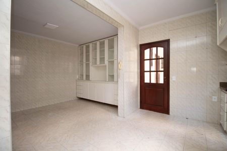 Casa de condomínio para alugar com 450m², 7 quartos e 3 vagasCozinha