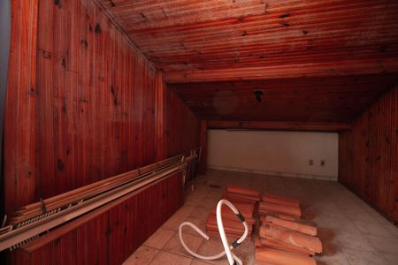 Casa de condomínio para alugar com 450m², 7 quartos e 3 vagasSotão