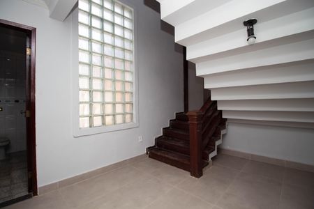 Casa de condomínio para alugar com 450m², 7 quartos e 3 vagasSala 