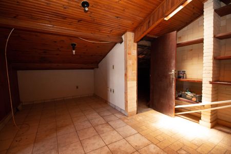 Casa de condomínio para alugar com 450m², 7 quartos e 3 vagasEscritório