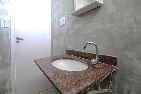 Apartamento para alugar com 60m², 2 quartos e sem vagaBanheiro