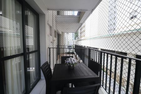 Varanda de apartamento para alugar com 3 quartos, 110m² em Centro, Guarujá