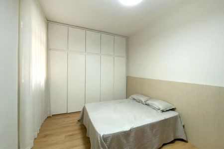 Apartamento à venda com 267m², 5 quartos e 1 vaga Apartamento à venda com 267m², 5 quartos e 1 vagaQuarto 4