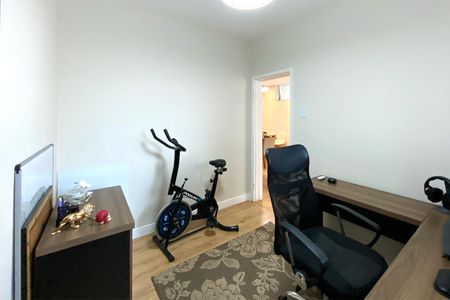 Apartamento à venda com 267m², 5 quartos e 1 vaga Apartamento à venda com 267m², 5 quartos e 1 vagaEscritório