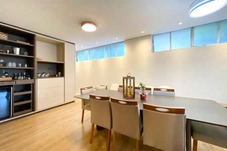 Apartamento à venda com 267m², 5 quartos e 1 vaga Apartamento à venda com 267m², 5 quartos e 1 vagaSala de Jantar