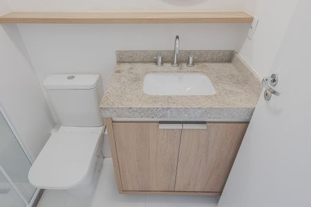 Banheiro de apartamento para alugar com 1 quarto, 28m² em Sumaré, São Paulo