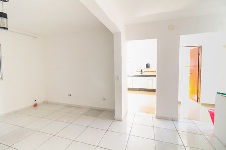 Casa para alugar com 100m², 4 quartos e 1 vaga Casa para alugar com 100m², 4 quartos e 1 vagaSala