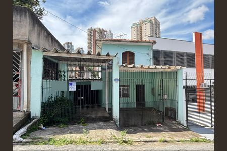 Casa para alugar com 120m², 3 quartos e 8 vagas Casa para alugar com 120m², 3 quartos e 8 vagasFachada - Plaquinha instalada