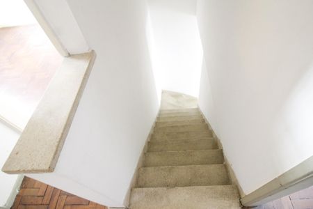 Casa para alugar com 120m², 3 quartos e 8 vagas Casa para alugar com 120m², 3 quartos e 8 vagasCorredor