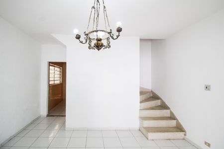 Casa para alugar com 120m², 3 quartos e 8 vagas Casa para alugar com 120m², 3 quartos e 8 vagasSala