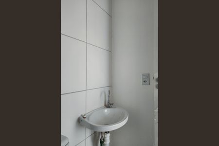 Apartamento para alugar com 60m², 2 quartos e sem vagaBanheiro 