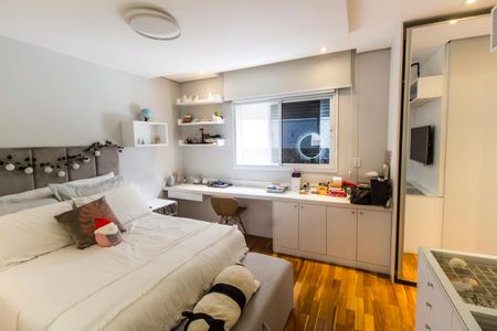 Casa de condomínio à venda com 379m², 4 quartos e 4 vagas Casa de condomínio à venda com 379m², 4 quartos e 4 vagasSuíte 2