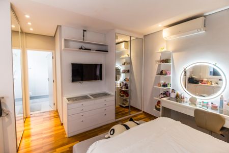 Casa de condomínio à venda com 379m², 4 quartos e 4 vagas Casa de condomínio à venda com 379m², 4 quartos e 4 vagasSuíte 2