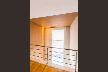 Casa de condomínio à venda com 379m², 4 quartos e 4 vagas Casa de condomínio à venda com 379m², 4 quartos e 4 vagasDetalhe