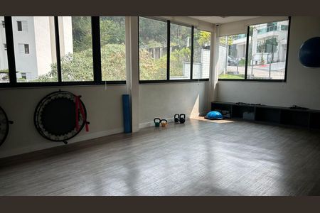 Casa de condomínio à venda com 379m², 4 quartos e 4 vagas Casa de condomínio à venda com 379m², 4 quartos e 4 vagasAcademia