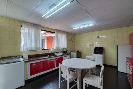 Casa à venda com 208m², 2 quartos e 2 vagasCozinha